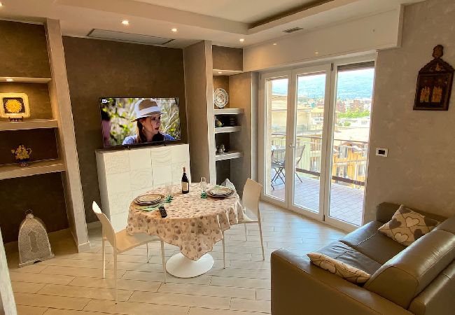 Ferienwohnung in Verbania - Romantica Suite modern apartment in Verbania Intra Ferienwohnung in Verbania - Romantica Suite modern apartment in Verbania Intra