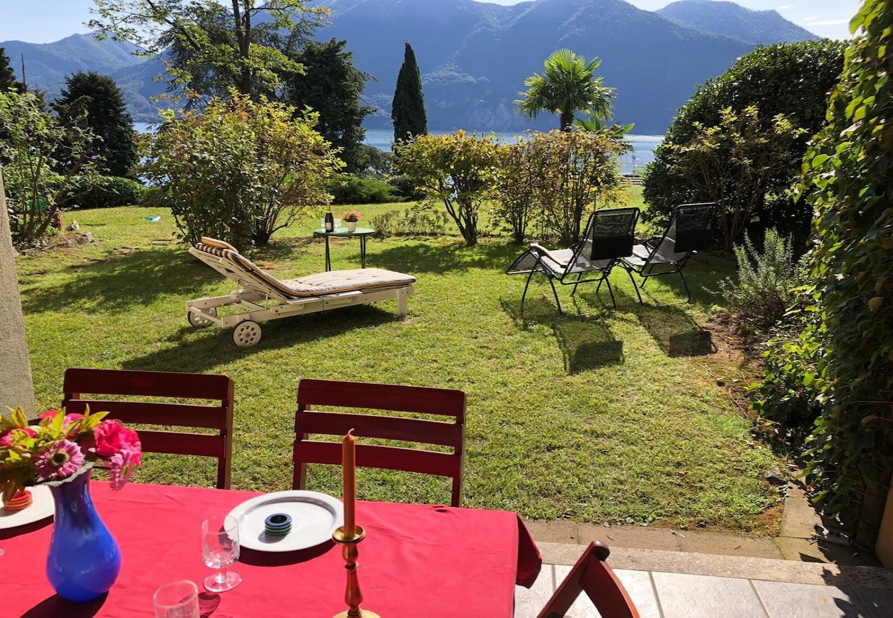 Ferienwohnung in Ghiffa - St  Maurice smile lake view apartment with pool