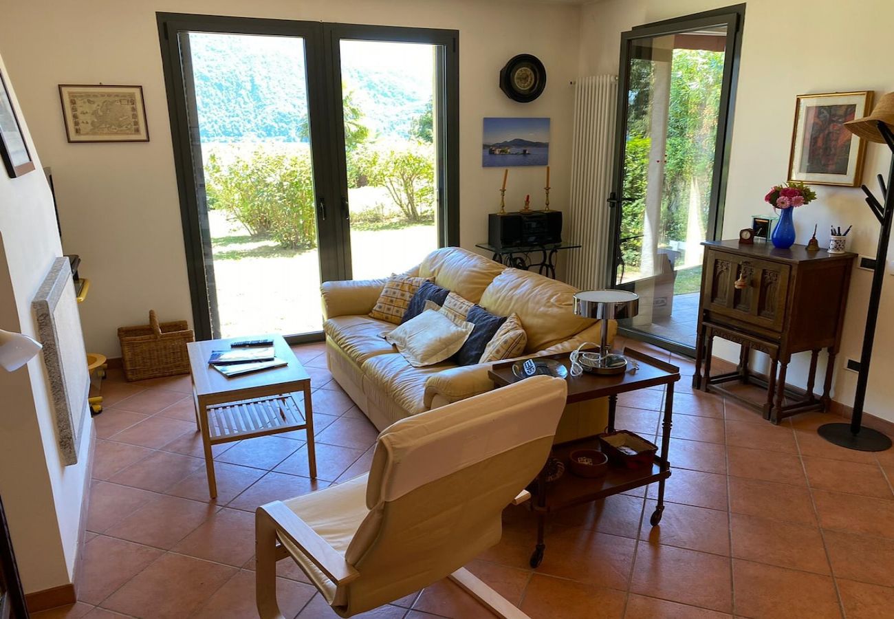 Ferienwohnung in Ghiffa - St  Maurice smile lake view apartment with pool