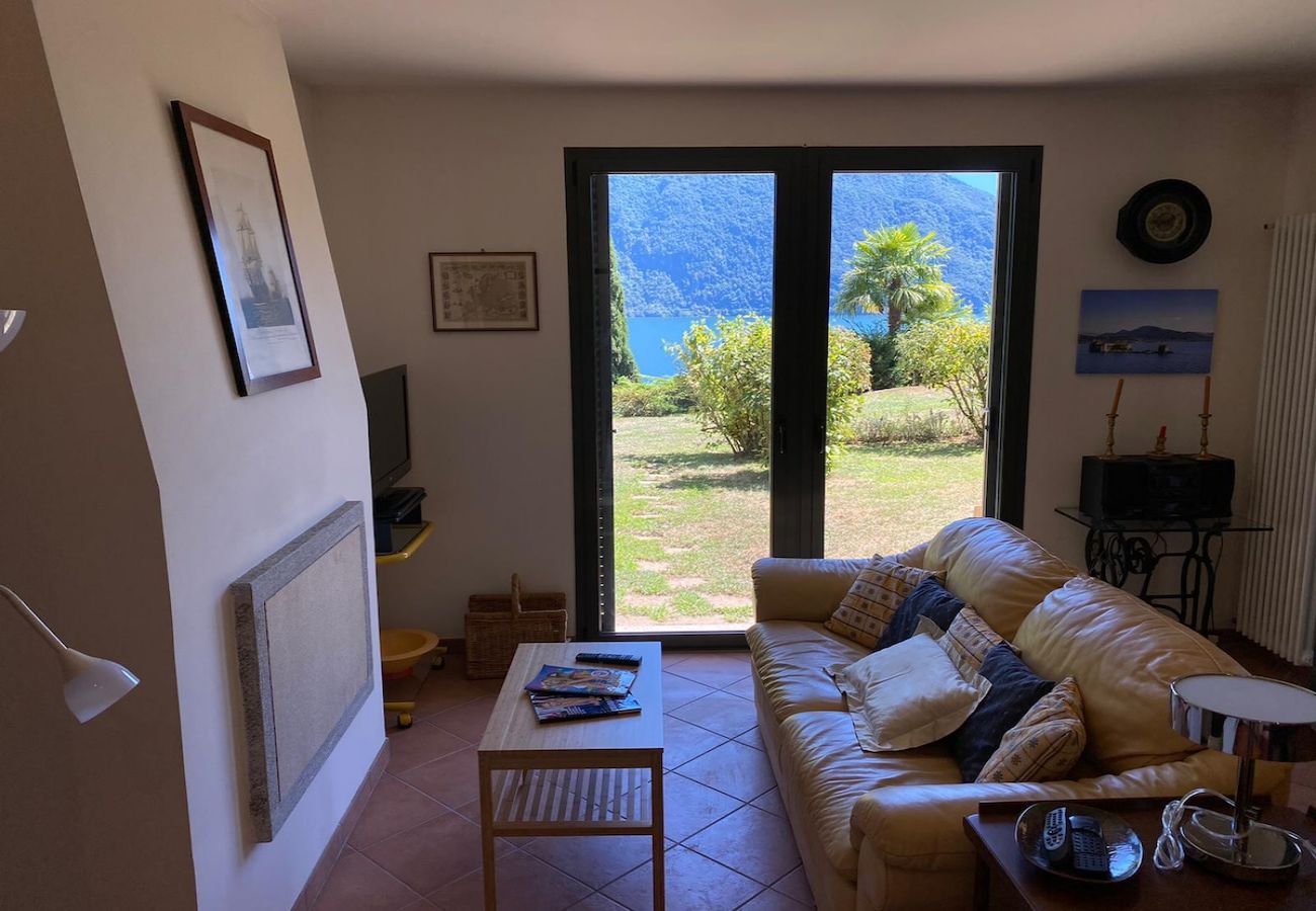 Ferienwohnung in Ghiffa - St  Maurice smile lake view apartment with pool