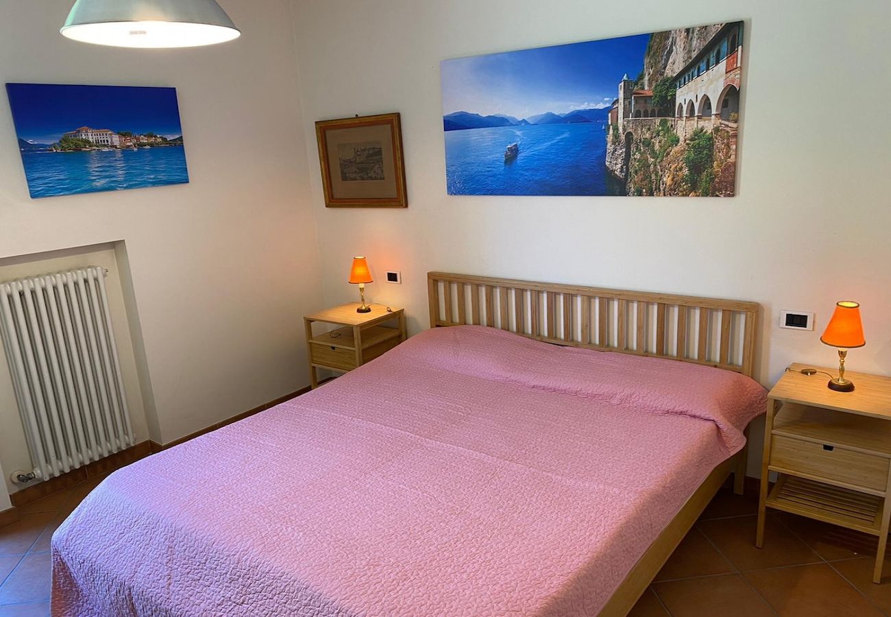 Ferienwohnung in Ghiffa - St  Maurice smile lake view apartment with pool