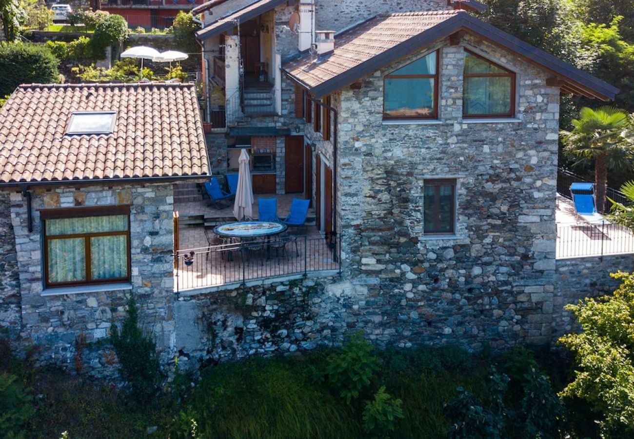 Ferienhaus in Baveno - Lulù stone house with view of the lake