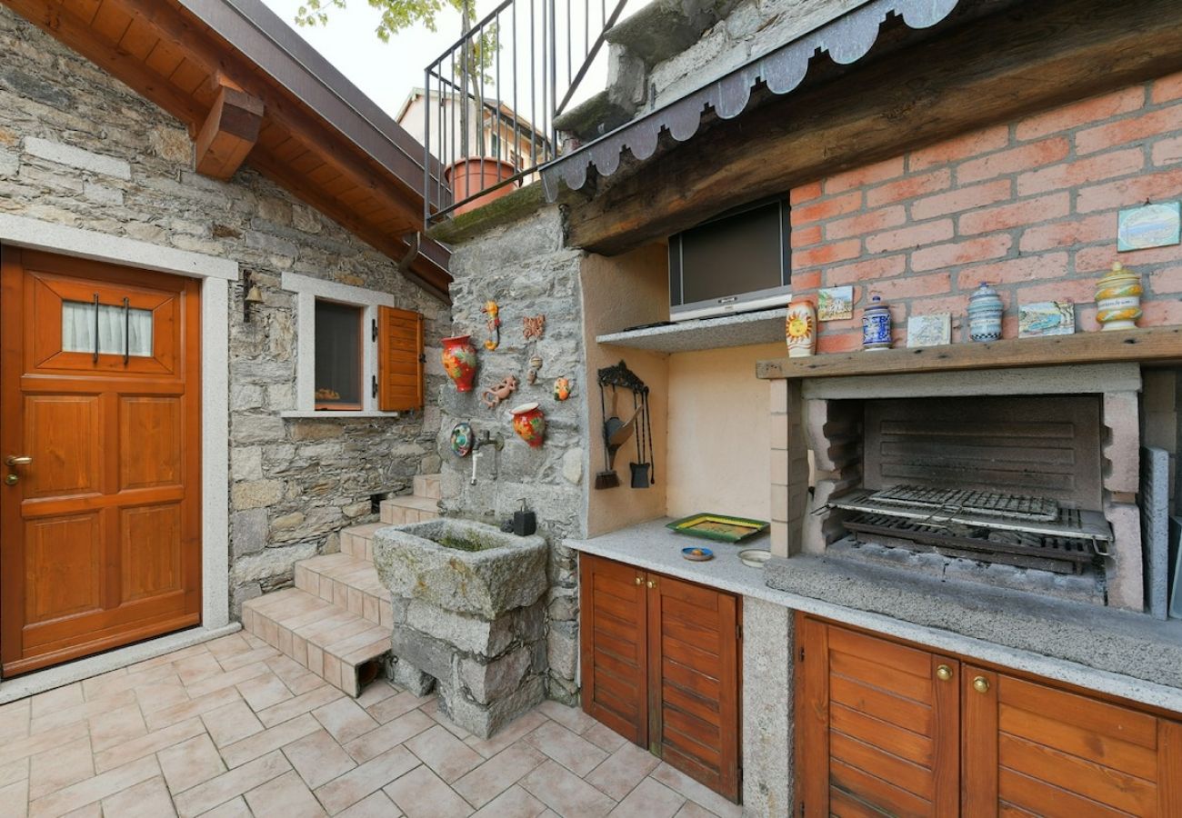 Ferienhaus in Baveno - Lulù stone house with view of the lake