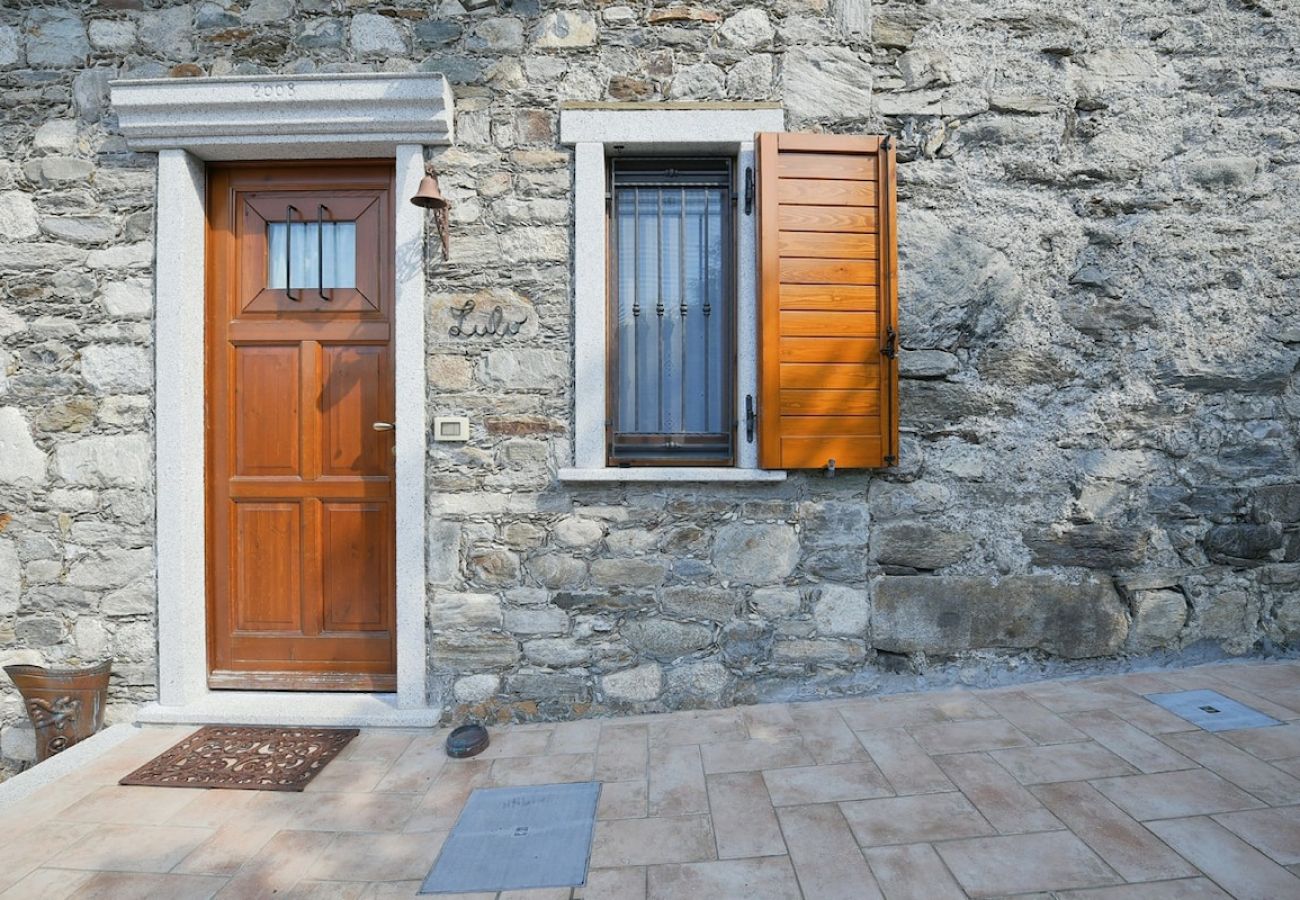 Ferienhaus in Baveno - Lulù stone house with view of the lake