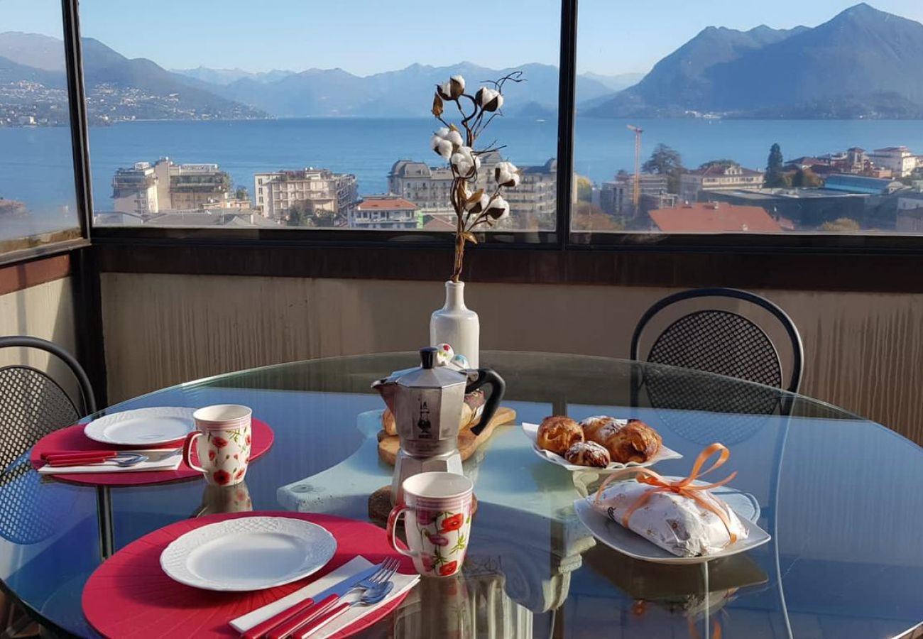 Ferienwohnung in Stresa - Terrace Lake View apt. in Stresa with  lake view