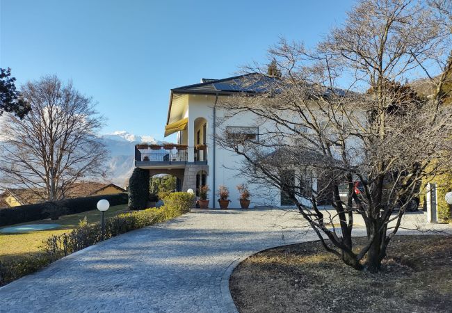 Ferienwohnung in Verbania - Ines apartment in villa with garden and small pool Ferienwohnung in Verbania - Ines apartment in villa with garden and small pool