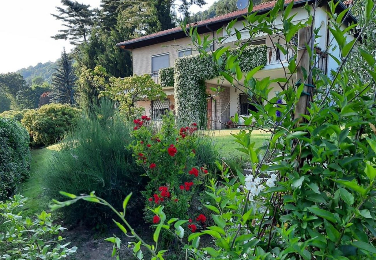 Ferienwohnung in Verbania - Ines apartment in villa with garden and small pool