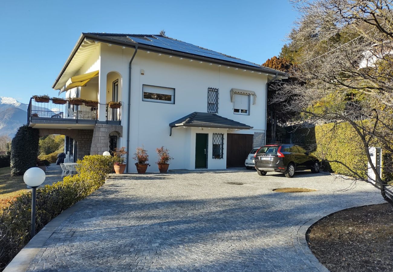 Ferienwohnung in Verbania - Ines apartment in villa with garden and small pool