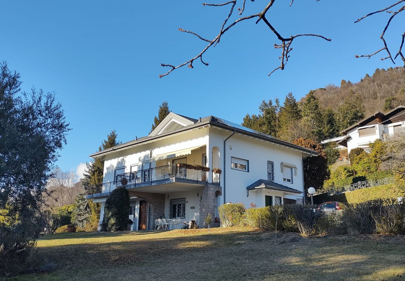 Ferienwohnung in Verbania - Ines apartment in villa with garden and small pool