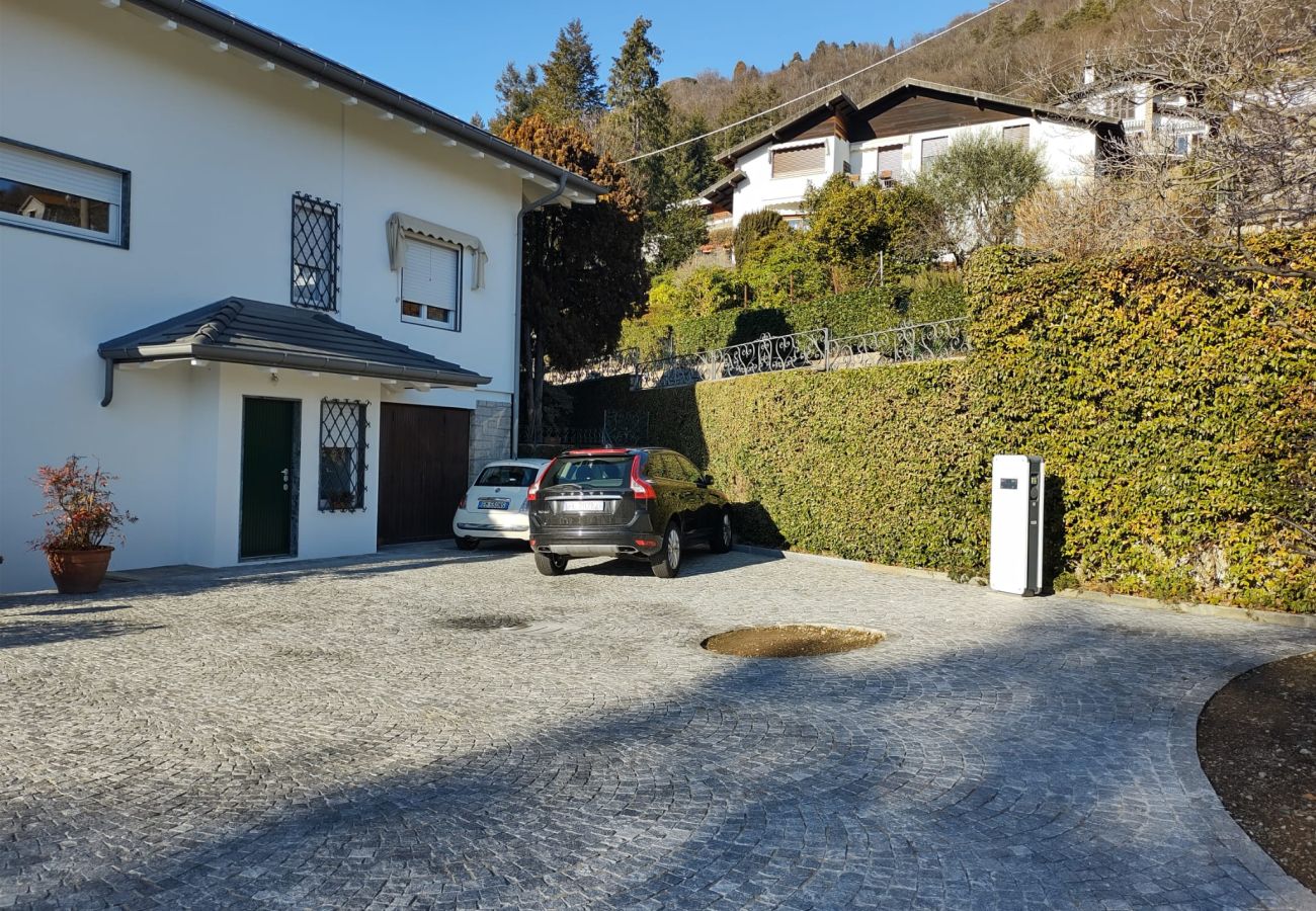 Ferienwohnung in Verbania - Ines apartment in villa with garden and small pool