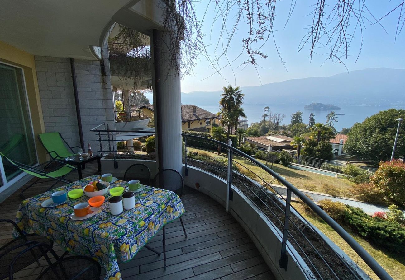 Ferienwohnung in Verbania - Emma apartment with terrace lake view in Verbania