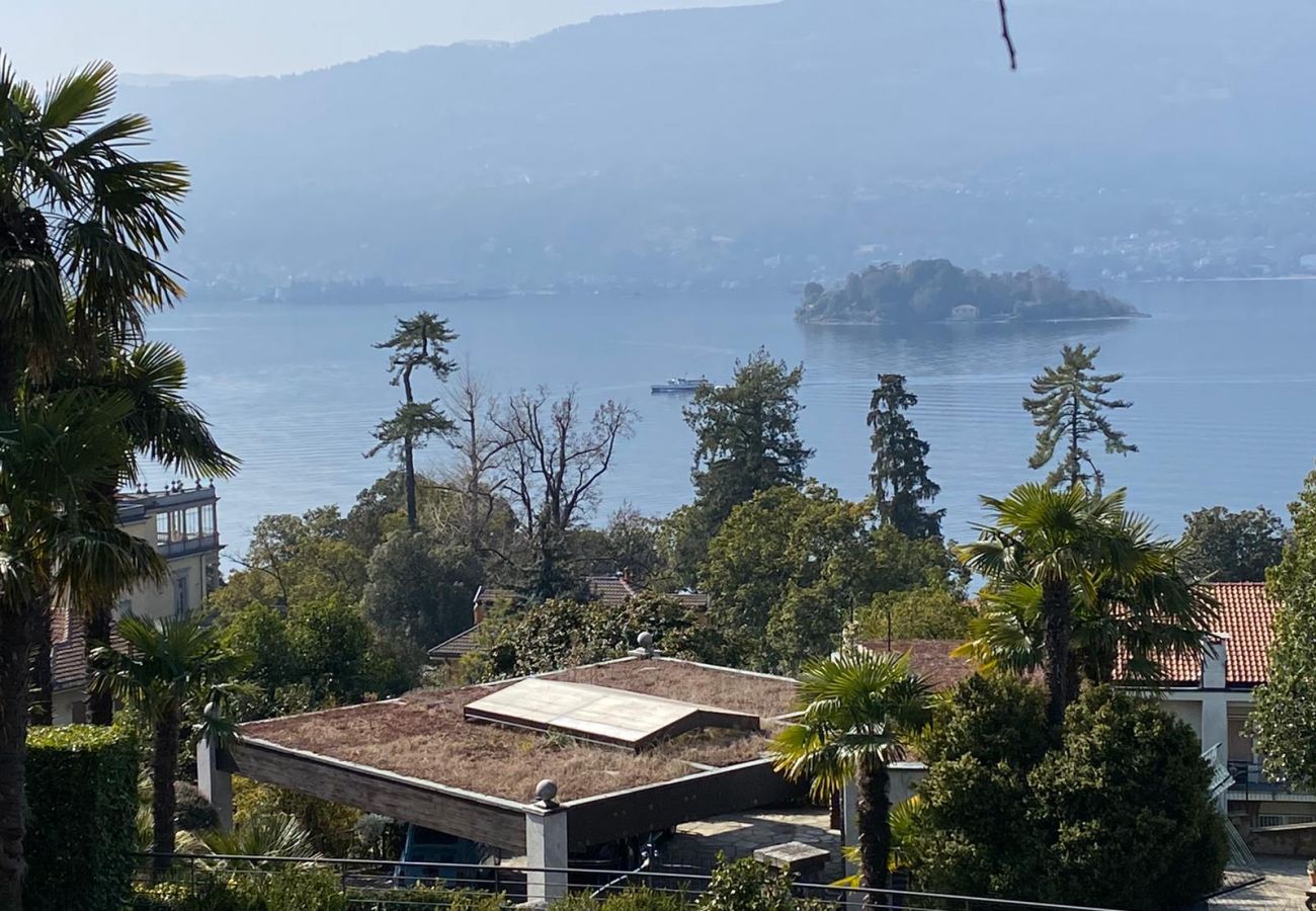 Ferienwohnung in Verbania - Emma apartment with terrace lake view in Verbania