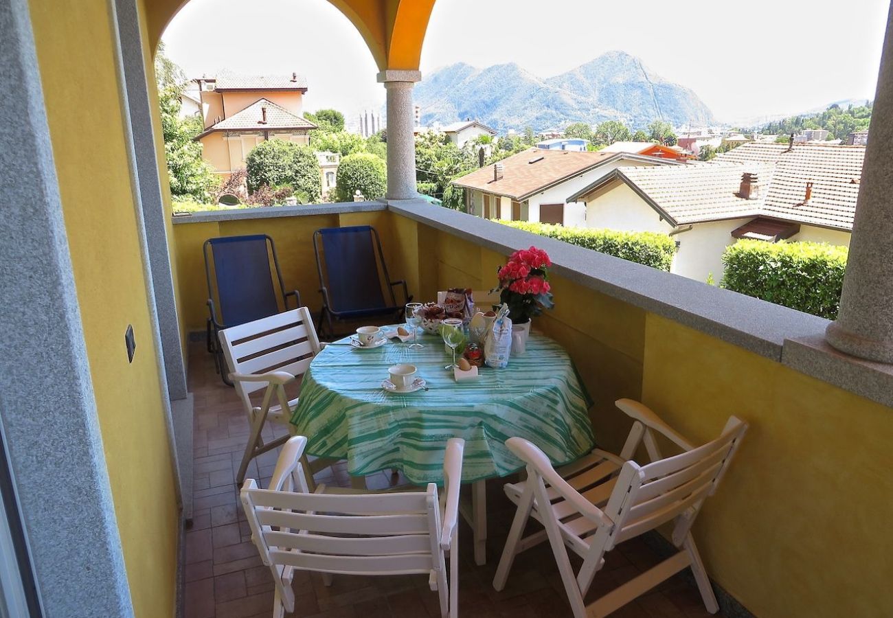 Ferienwohnung in Verbania - Margo 2 apartment with lake view