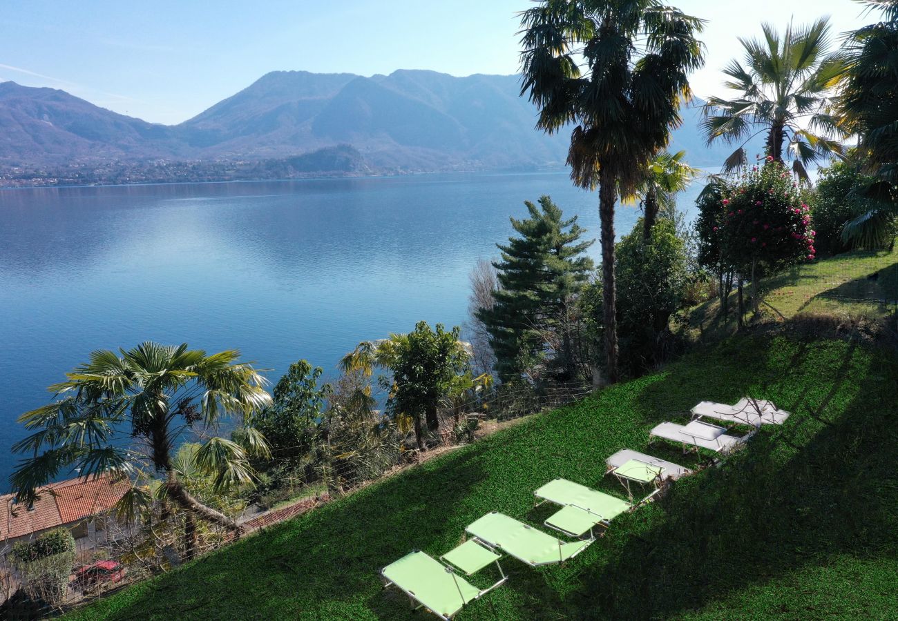 Villa in Oggebbio - Diana villa with garden and lake view in Oggebbio