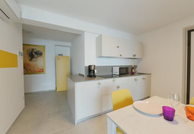 Ferienwohnung in Baveno - Stone apartment with lake view in Baveno Ferienwohnung in Baveno - Stone apartment with lake view in Baveno