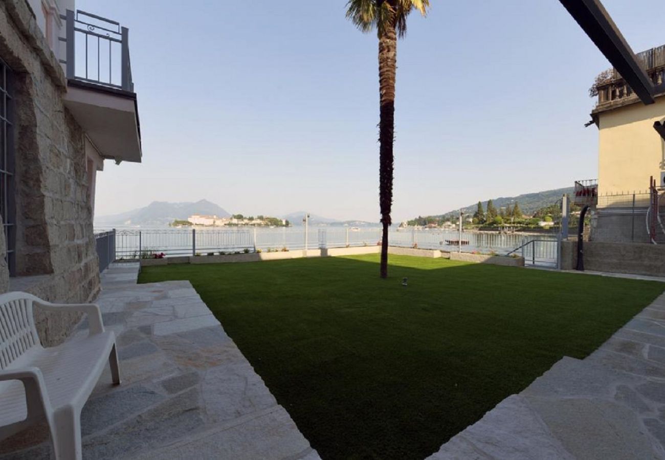 Ferienwohnung in Baveno - Palm apartment in Baveno with lake view