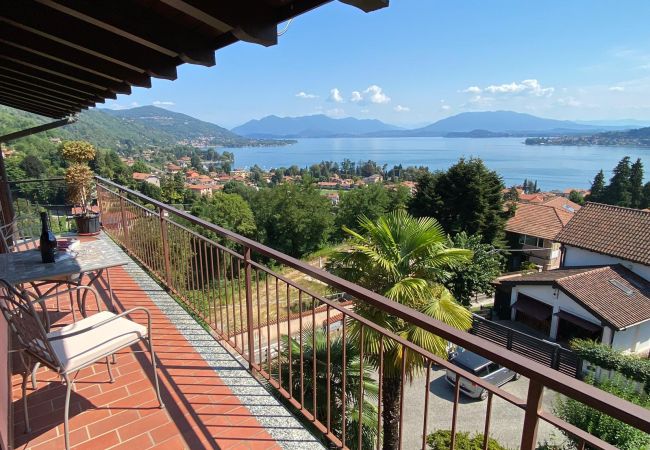 Ferienwohnung in Meina - Penthouse Andrea apartment with private pool Ferienwohnung in Meina - Penthouse Andrea apartment with private pool