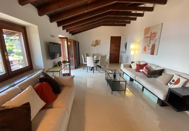 Ferienwohnung in Meina - Penthouse Andrea apartment with private pool Ferienwohnung in Meina - Penthouse Andrea apartment with private pool