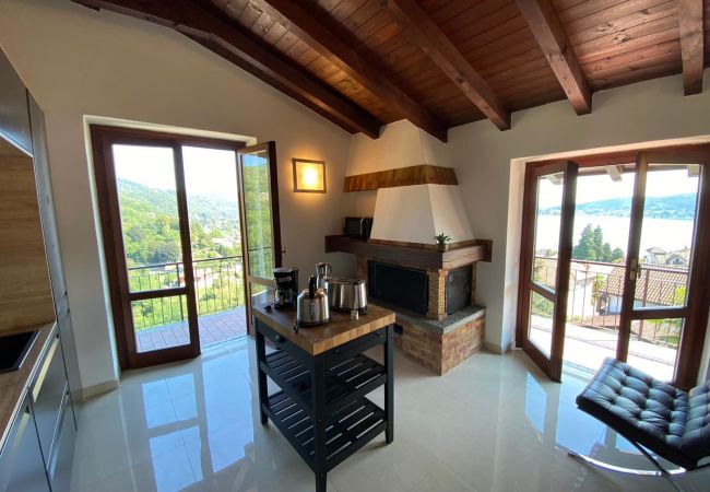 Ferienwohnung in Meina - Penthouse Andrea apartment with private pool Ferienwohnung in Meina - Penthouse Andrea apartment with private pool