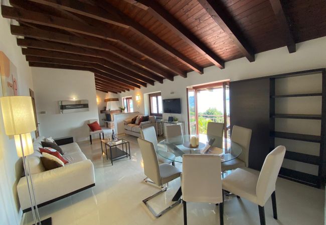 Ferienwohnung in Meina - Penthouse Andrea apartment with private pool Ferienwohnung in Meina - Penthouse Andrea apartment with private pool