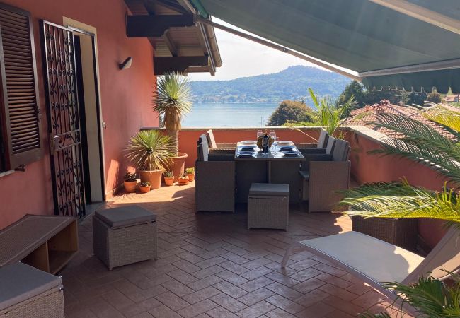 Ferienwohnung in Meina - Penthouse Andrea apartment with private pool Ferienwohnung in Meina - Penthouse Andrea apartment with private pool