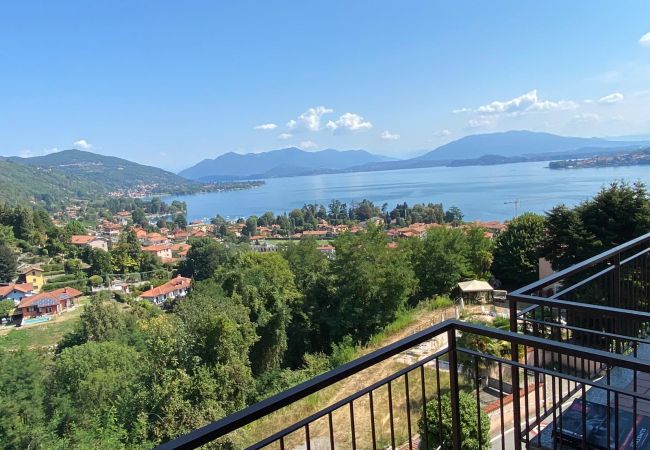 Ferienwohnung in Meina - Penthouse Andrea apartment with private pool Ferienwohnung in Meina - Penthouse Andrea apartment with private pool