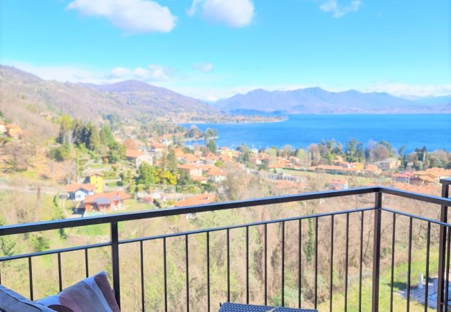 Ferienwohnung in Meina - Penthouse Andrea apartment with private pool Ferienwohnung in Meina - Penthouse Andrea apartment with private pool