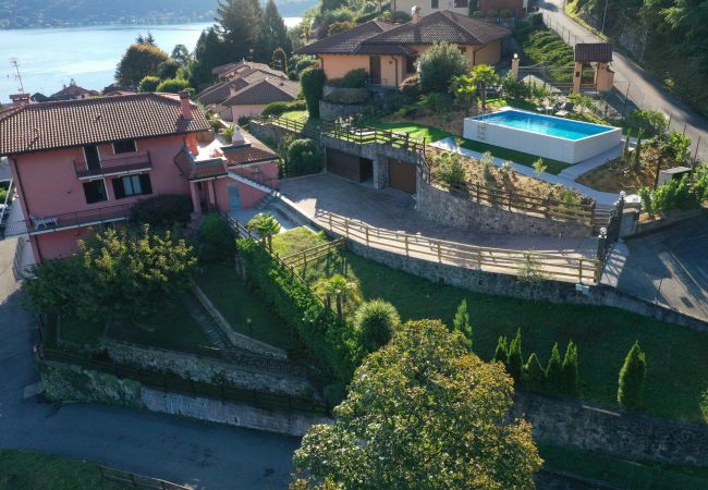 Ferienwohnung in Meina - Penthouse Andrea apartment with private pool Ferienwohnung in Meina - Penthouse Andrea apartment with private pool