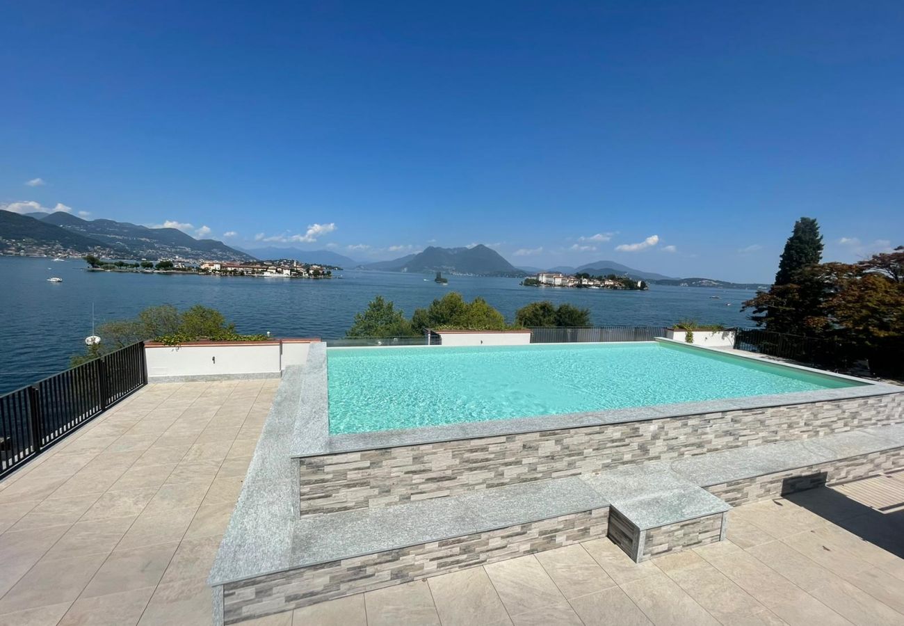 Ferienwohnung in Baveno - Isole apartment with pool and lake view in Baveno