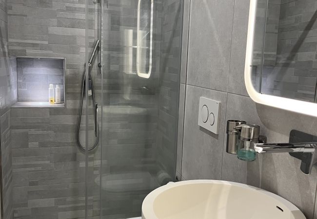 Ferienwohnung in Vignone - Primavera apartment with lake view in residence Ferienwohnung in Vignone - Primavera apartment with lake view in residence