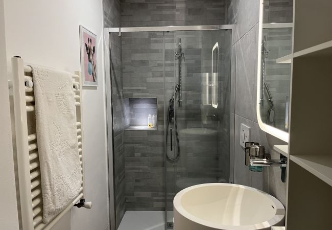 Ferienwohnung in Vignone - Primavera apartment with lake view in residence Ferienwohnung in Vignone - Primavera apartment with lake view in residence