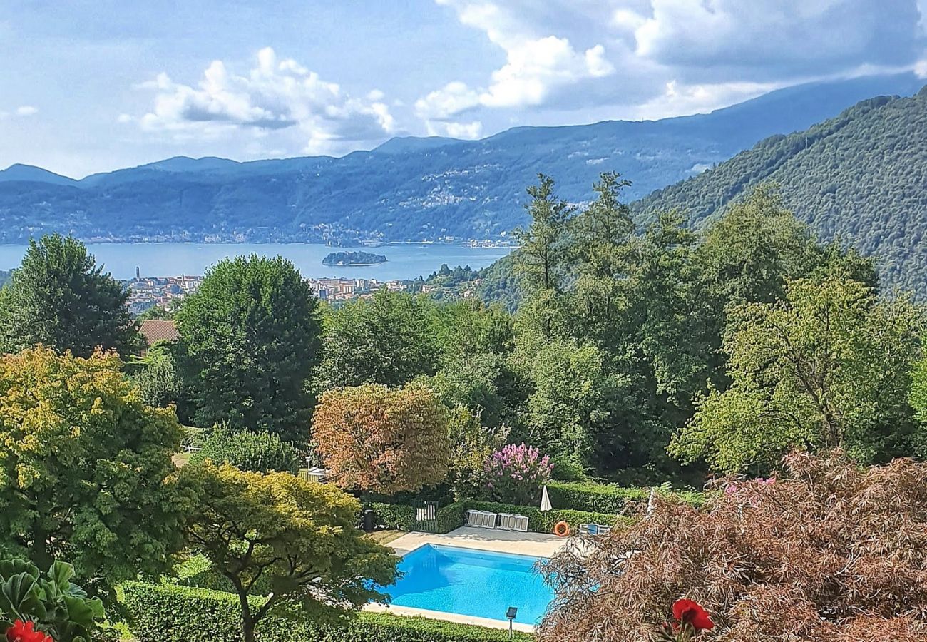 Ferienwohnung in Vignone - Primavera apartment with lake view in residence