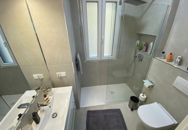 Ferienwohnung in Stresa - Blue Lake apartment with pool and lake view Ferienwohnung in Stresa - Blue Lake apartment with pool and lake view