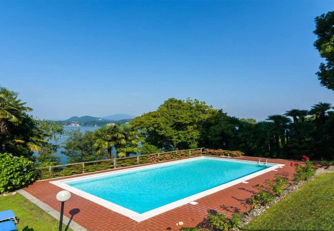 Ferienwohnung in Stresa - Blue Lake apartment with pool and lake view Ferienwohnung in Stresa - Blue Lake apartment with pool and lake view