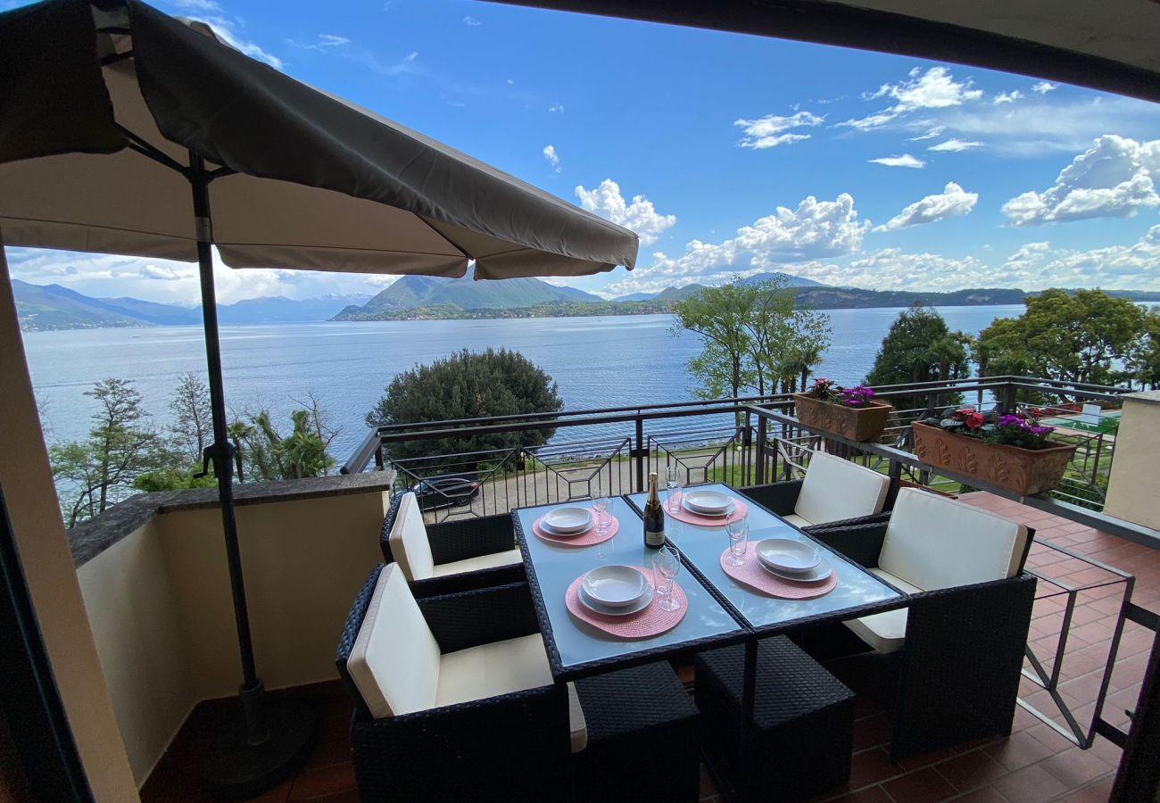 Ferienwohnung in Stresa - Blue Lake apartment with pool and lake view