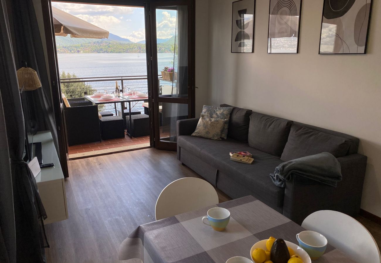 Ferienwohnung in Stresa - Blue Lake apartment with pool and lake view