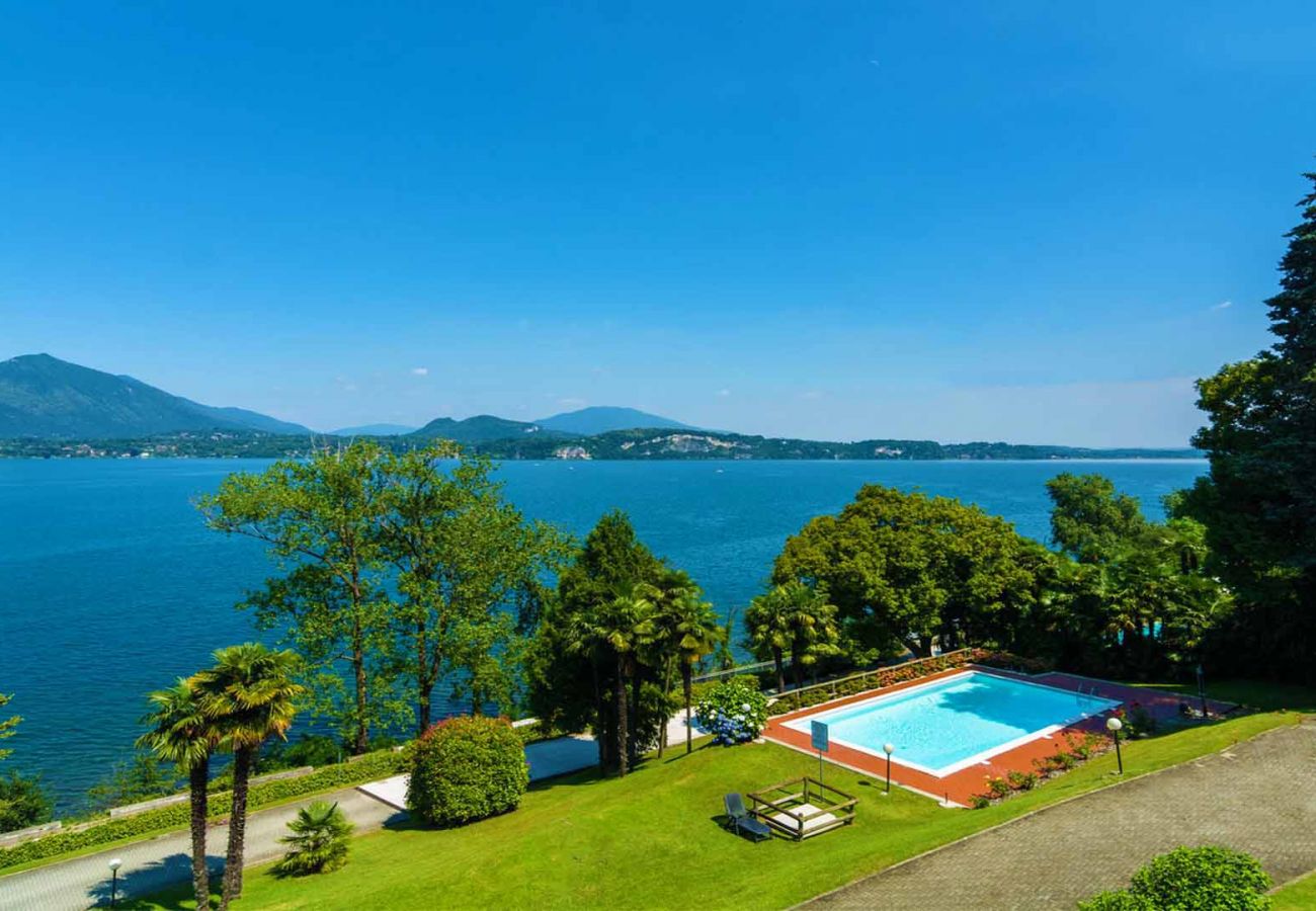 Ferienwohnung in Stresa - Blue Lake apartment with pool and lake view