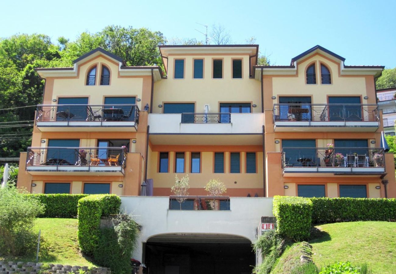 Ferienwohnung in Stresa - Blue Lake apartment with pool and lake view