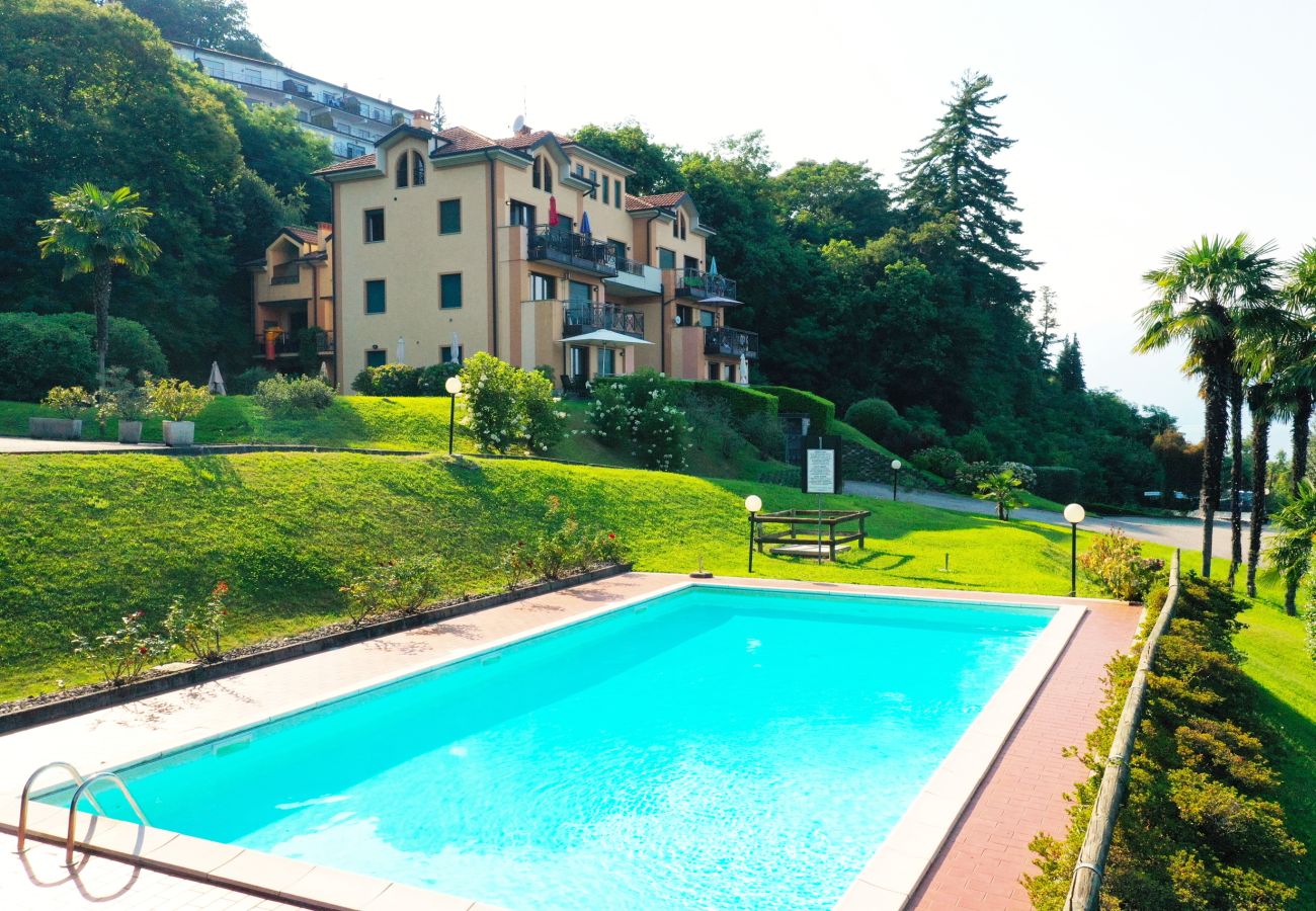 Ferienwohnung in Stresa - Blue Lake apartment with pool and lake view