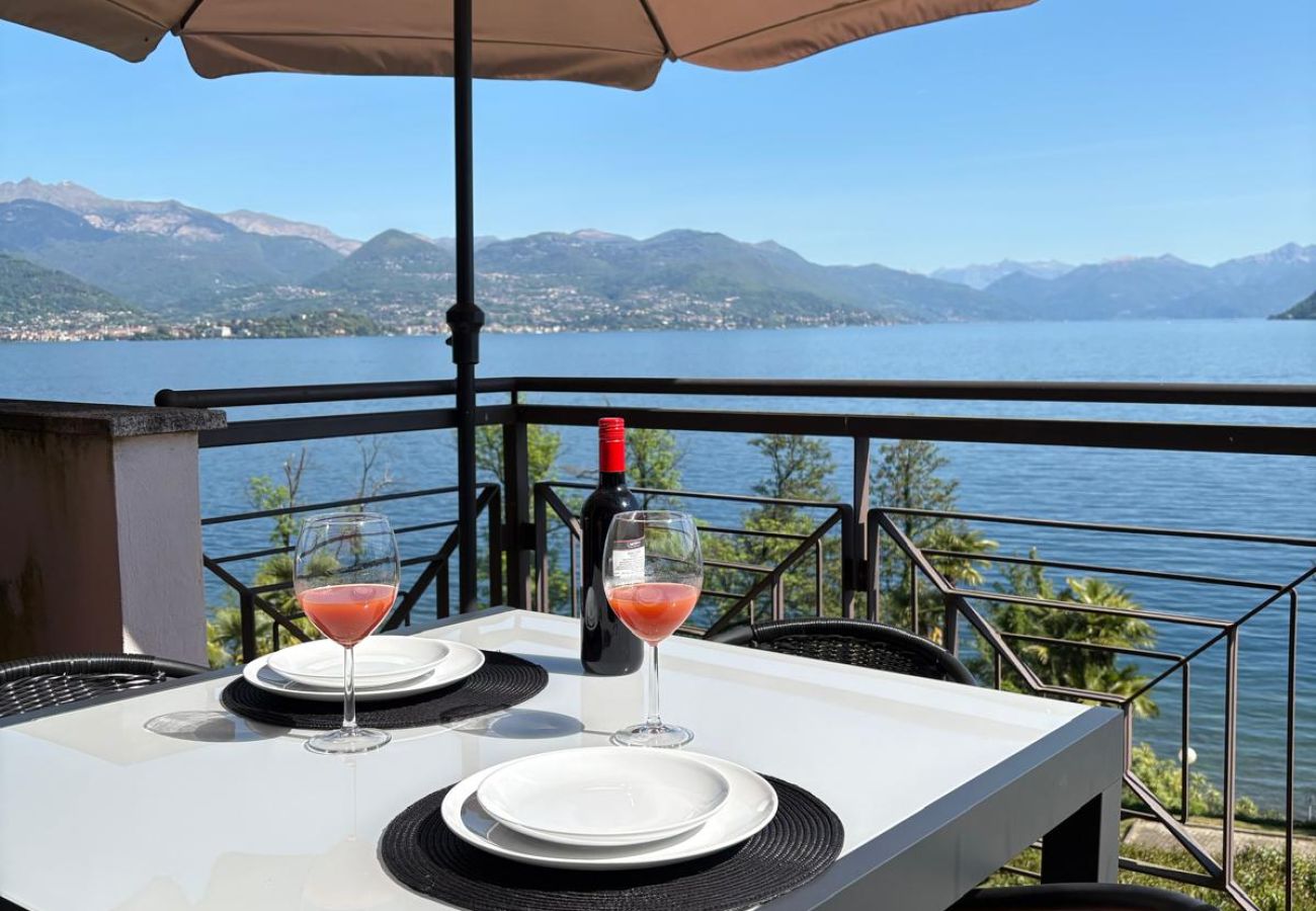 Ferienwohnung in Stresa - Blue Lake apartment with pool and lake view