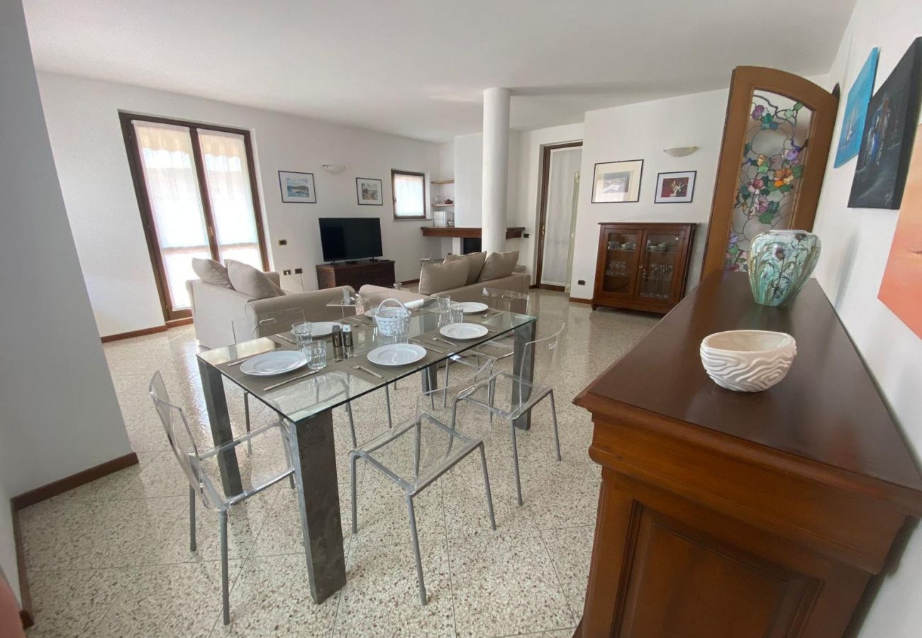 Ferienwohnung in Stresa - Stresa Centro modern apartment in the center of St