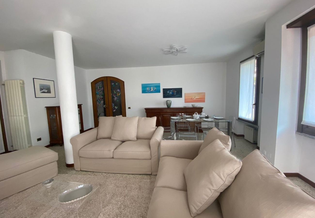 Ferienwohnung in Stresa - Stresa Centro modern apartment in the center of St