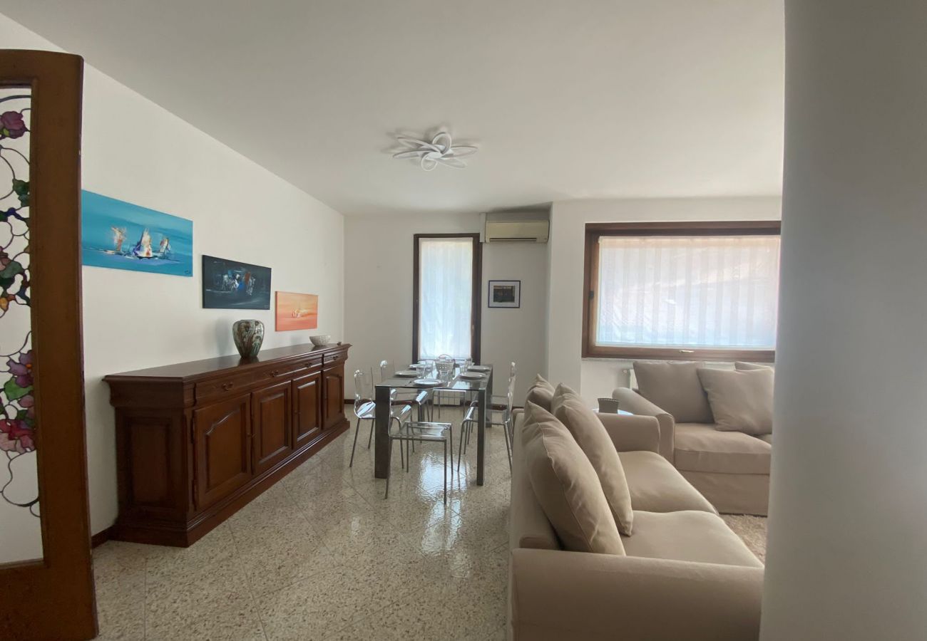 Ferienwohnung in Stresa - Stresa Centro modern apartment in the center of St