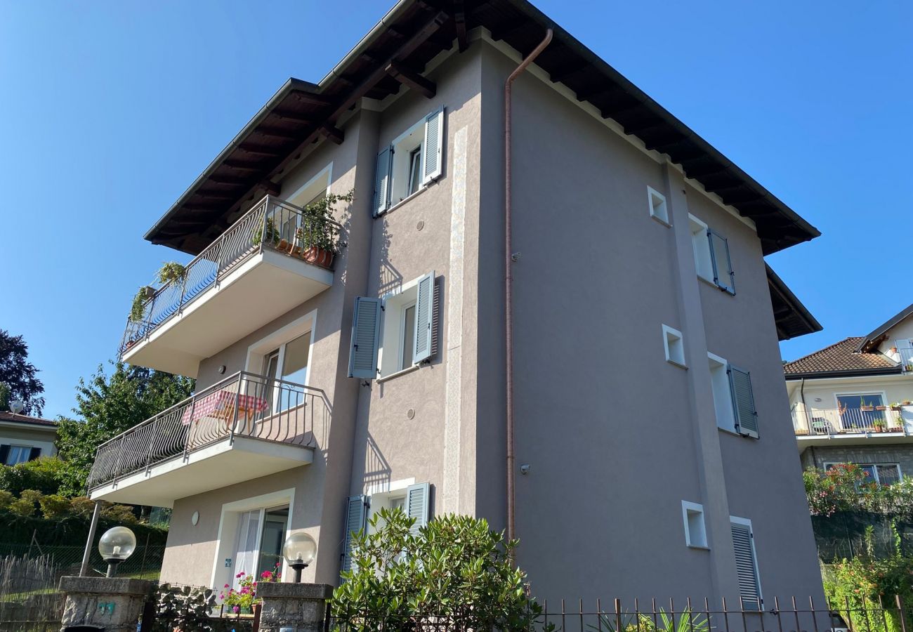 Ferienwohnung in Baveno - Rosa dei Venti apartment with lake view in Baveno