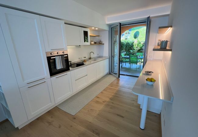 Ferienwohnung in Meina - Verbano Boutique Apartment in Meina with lake view Ferienwohnung in Meina - Verbano Boutique Apartment in Meina with lake view