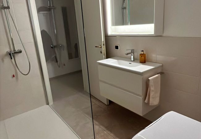 Ferienwohnung in Stresa - Sole e Lago apartment with terrace lake view in St Ferienwohnung in Stresa - Sole e Lago apartment with terrace lake view in St