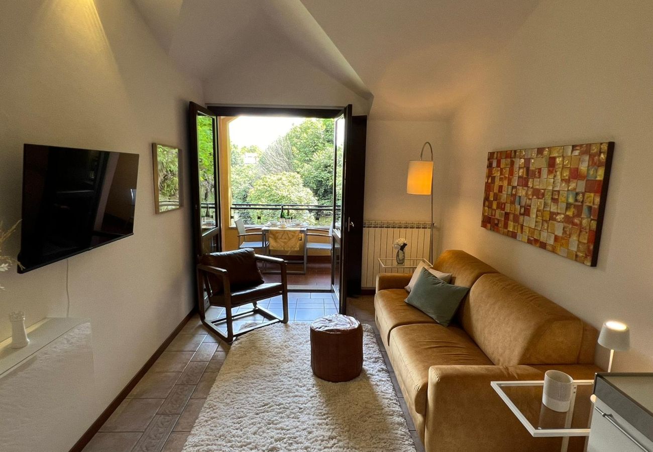 Ferienwohnung in Stresa - Sole e Lago apartment with terrace lake view in St