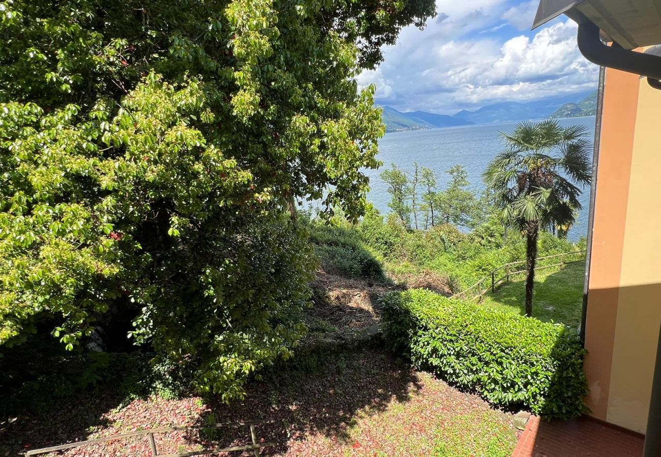 Ferienwohnung in Stresa - Sole e Lago apartment with terrace lake view in St