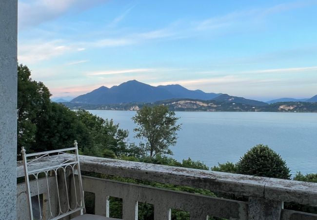 Ferienwohnung in Stresa - Camelia modern apartment with lake view Ferienwohnung in Stresa - Camelia modern apartment with lake view