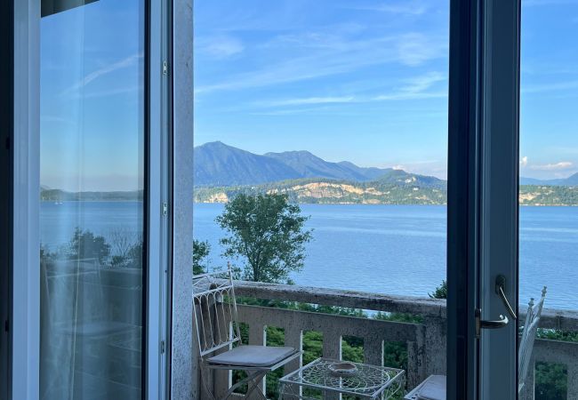 Ferienwohnung in Stresa - Camelia modern apartment with lake view Ferienwohnung in Stresa - Camelia modern apartment with lake view